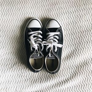 leather converse shoes